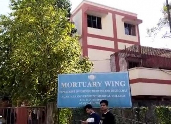 Hanging body of a 23 year old girl was found in her rented house in Krishnanagar area Hanging body of a 23 year old girl was found in her rented house in Krishnanagar area